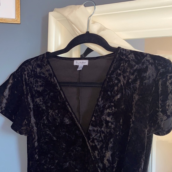 Soft Velvet Tied Blouse - Picture 2 of 2